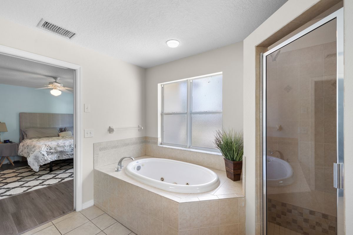 Primary Bath - Soaking Tub